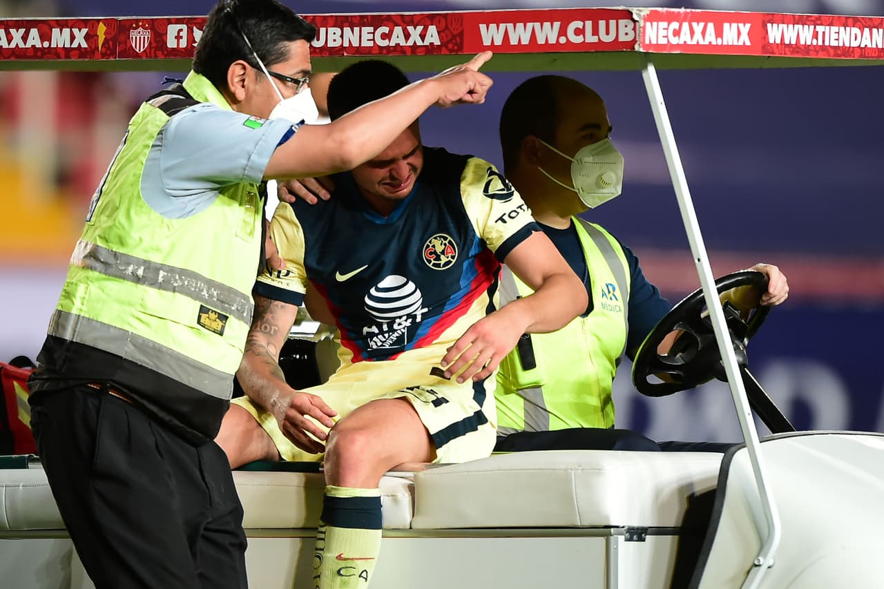 Nicolás Benedetti abandonó el partido frente al León en llanto gracias a una nueva lesión del colombiano.