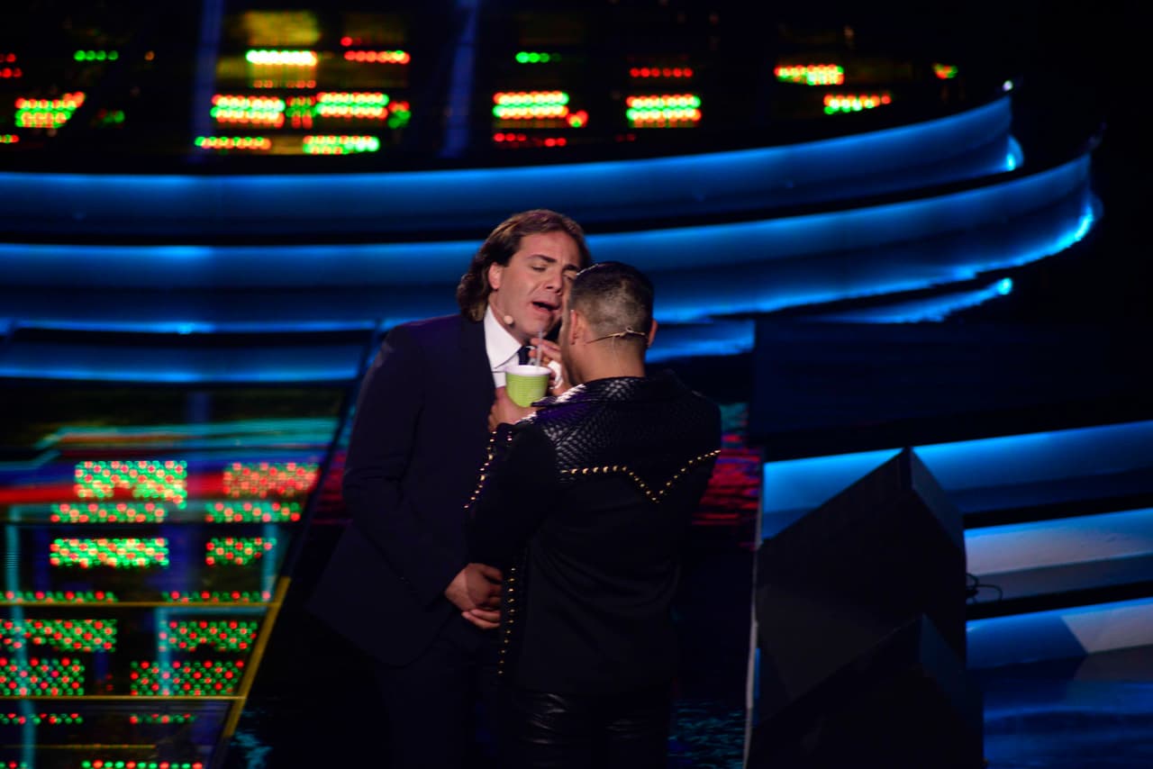 Parece que no se llevan bien, pero la realidad es que Espinoza y Cristian tienen una gran relación de amistad, eso sí, no dejan de pelear, decirse de cosas, bailar y cantar juntos logrando todo un show, pero al final, este dueto nos hace reír con sus ocurrencias.