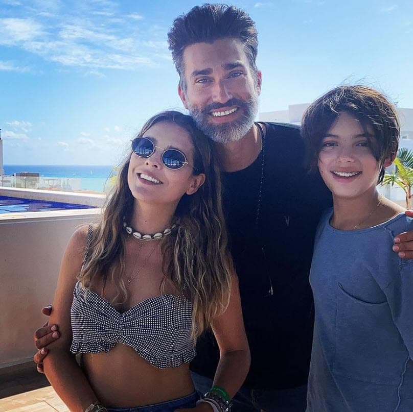 Valdez reiteró que su esposo prefiere mantener su vida en privado: "
<b><a href="https://www.univision.com/famosos/recuperada-del-covid-19-grettell-valdez-responde-donde-esta-su-esposo-y-promete-sacarle-fotos-pronto-video">Él es cero de sacarse fotos</a></b>, no le gusta, me dice: 'La famosa eres tú, no yo', pero la verdad es que muy contenta y muy feliz", dijo la actriz en la reciente entrevista al matutino Hoy.
<br>
