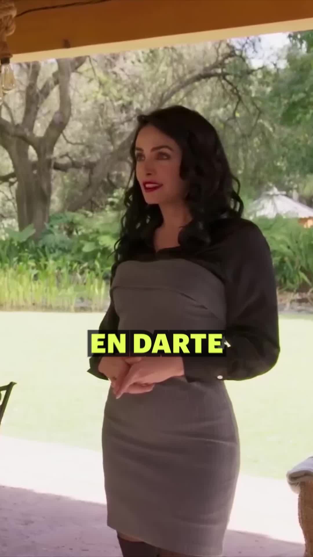 Karen le presume a Daniela que se casó con Fausto