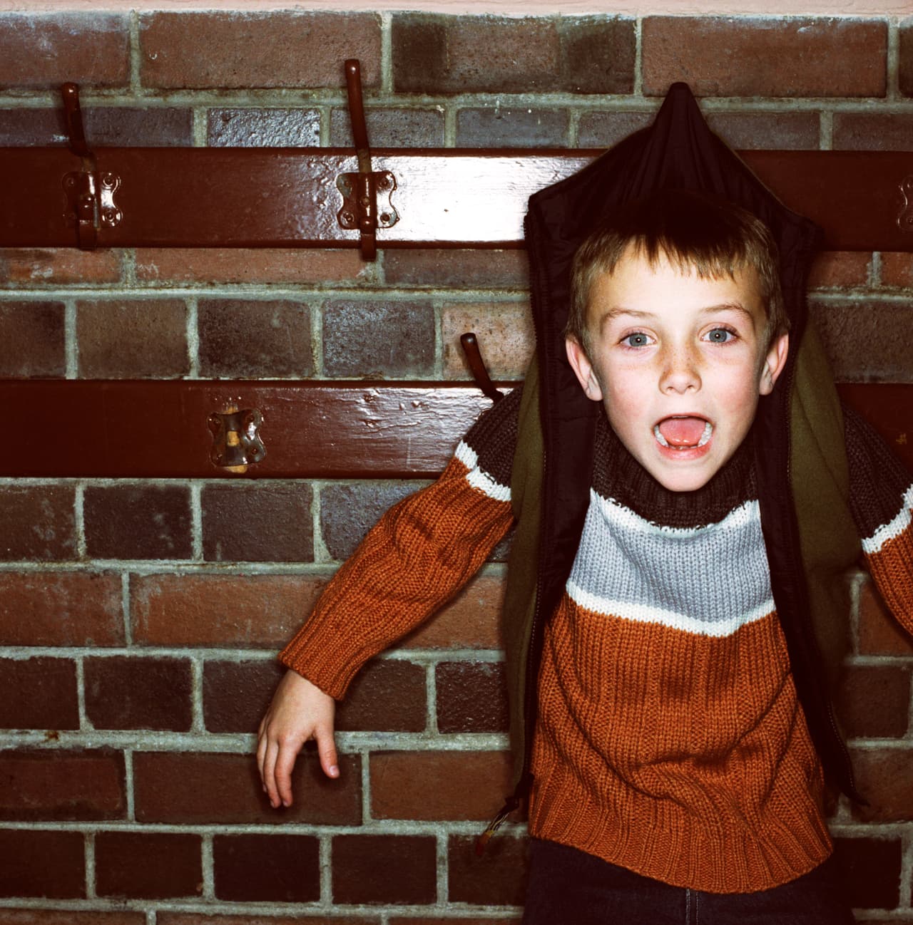 En otros casos, es por qué no han aprendido a solucionar conflictos de manera cooperativa ni a comprender las diferencias.