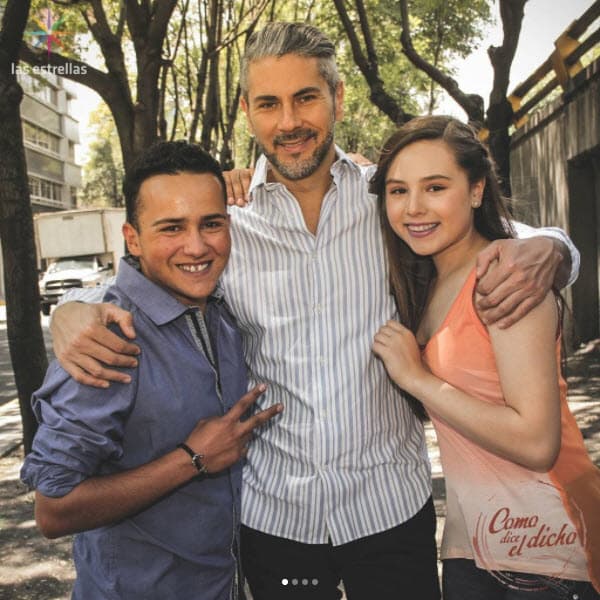 <b>Ricardo Ceceña</b> ha participado en algunos programas y telenovelas, es elenco recurrente en
<b><a href="http://www.univision.com/series/como-dice-el-dicho">'Como dice el dicho'</a></b>.