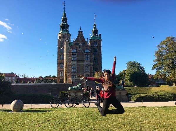 Para no perder la costumbre: salto de Maity desde Copenhagen.