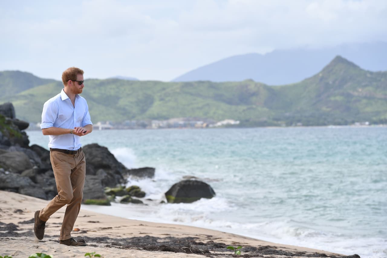 El príncipe Harry está en una gira de dos semanas por el Caribe.