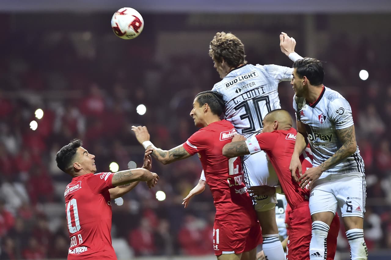 Estrada (17’) abrió el marcador para los locales. Correa (28’) y Conti (49’) dieron la vuelta al partido y Diego Rigonato (77´) empató el encuentro. Lorenzo Reyes de Atlas falló en la tanda de penales.
