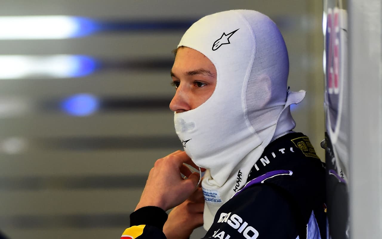 Daniil Kvyat, piloto de la F1, por fin consiguió su licencia de conducir de su país