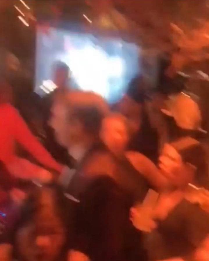 Visiblamente emocionada, Yalitza también cantó el tema 'Nunca es suficiente para amar' de Natalia Lafourcade y Los Ángeles Azules.