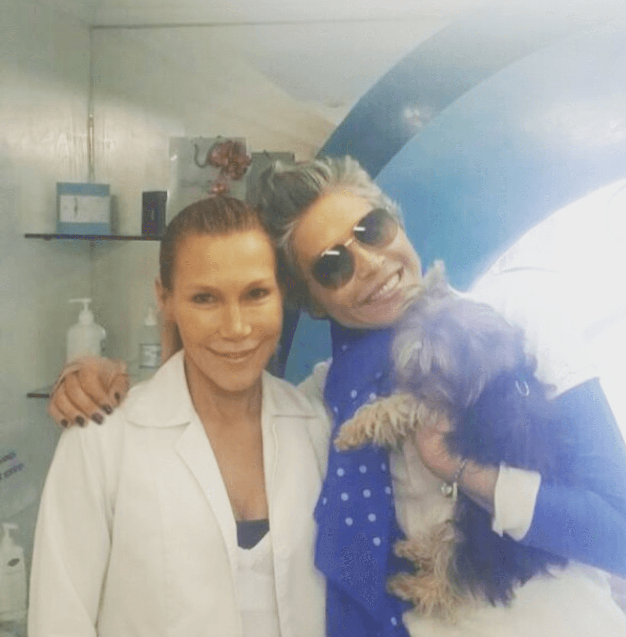 En junio del 2015 compartió en sus redes sociales como iba recuperando peso y su cabello empezaba a crecer. Lorena era considerada una las mujeres más sensuales cuando inició su carrera en la década de 1990.