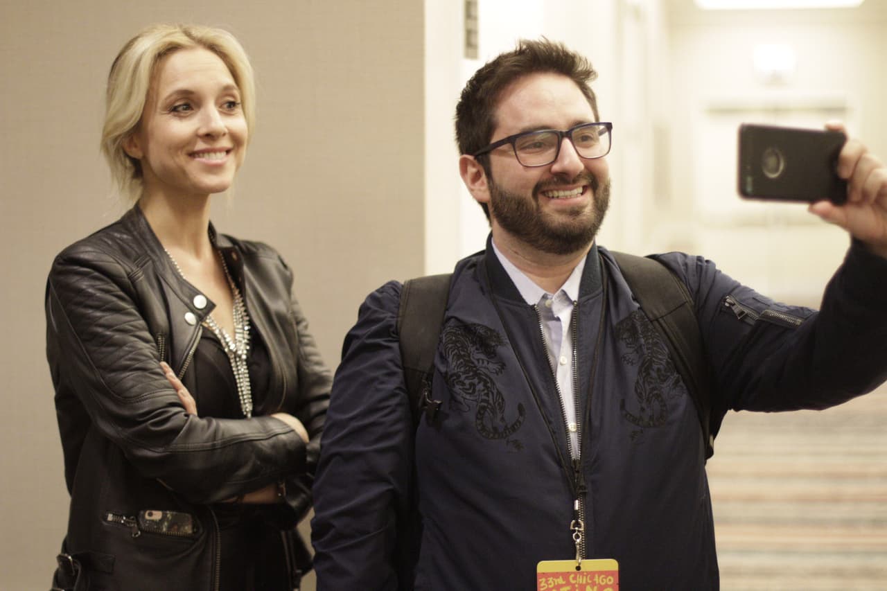 Jovanny Evans, nuestro crítico de cine de Univision Chicago, platicó con Carla Peterson de su película "Una Noche de Amor".