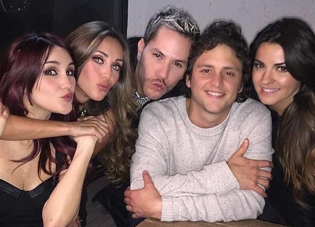 ¿Recuerdas cuando Anahí organizó una cena en su casa? La actriz invitó a sus compañeros de RBD. Fueron casi todos, sólo faltó Poncho Herrera.