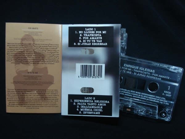 Cassette y booklet, 1995.