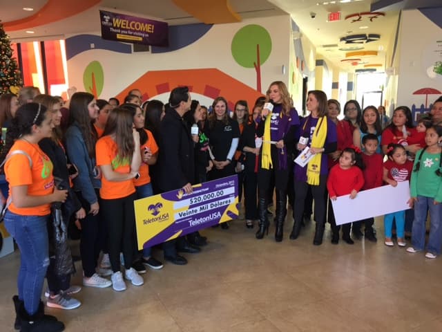 Estrellas como Mane de la Parra, Marjorie de Sousa, Alejandro Chabán y Arantxa Loizaga, el talento Univision San Antonio y miembros de la comunidad se dieron cita en el CRIT San Antonio para apoyar la causa del Teletón USA y, así, ayudar a que más niños continúen recibiendo terapias que cambien su vida.