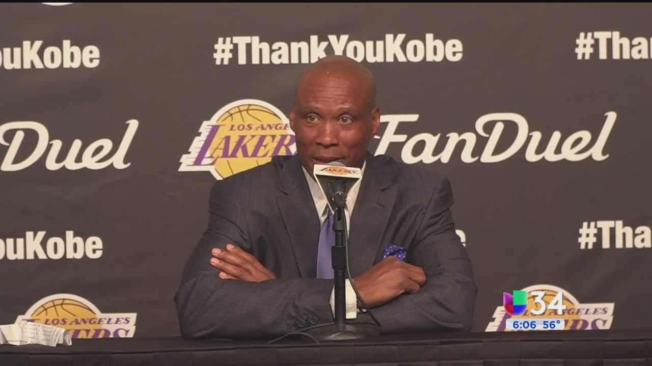 Los Lakers confirman el despido del entrenador Byron Scott