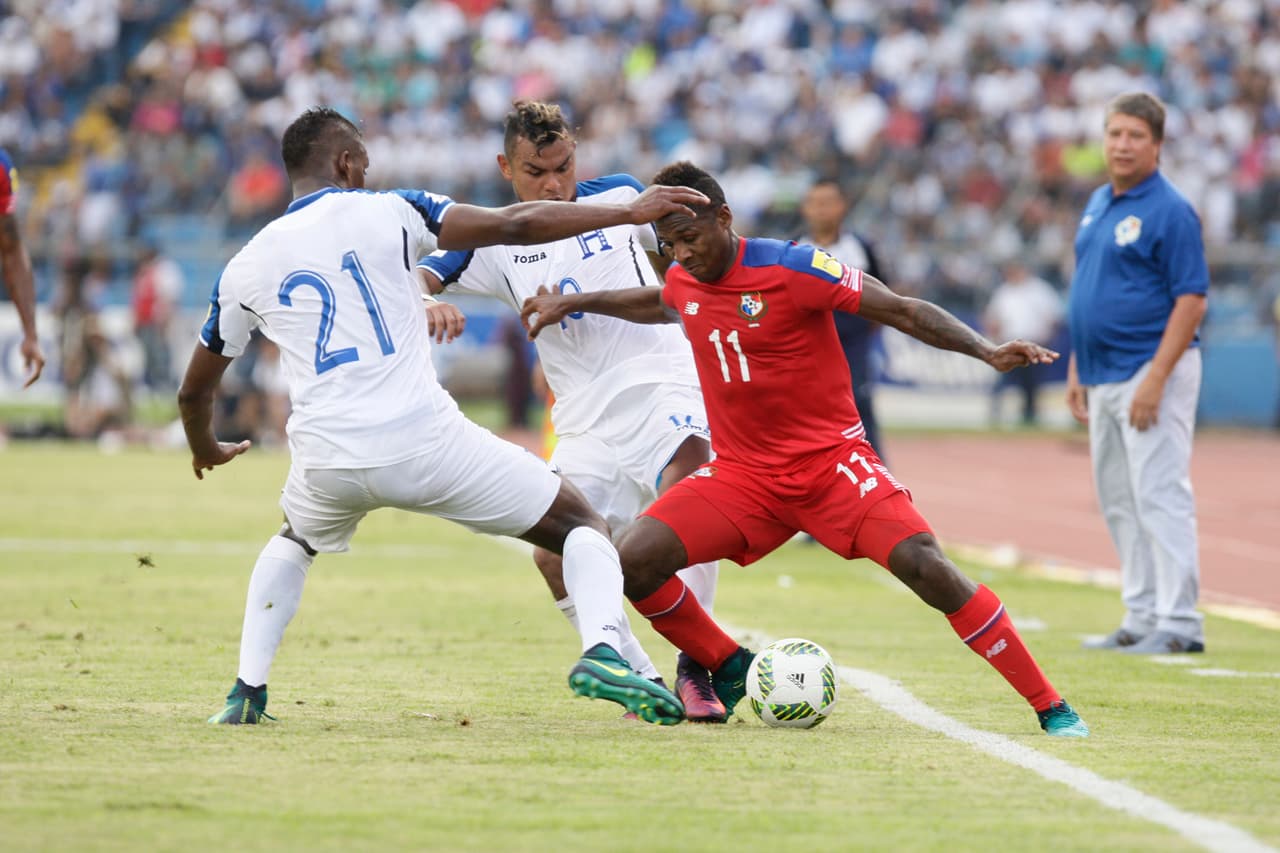 Hernán Darío Gómez siguió al detalle el partido de Panamá en su visita a Honduras en Tegucigalpa, en un triunfo 0-1 que resulta muy valioso en el comienzo del hexagonal.