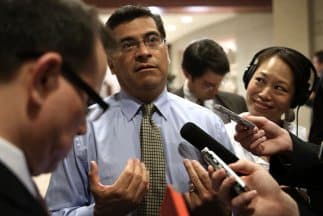 El congresista Xavier Becerra (California), líder de la bancada demócrata de la Cámara de Representantes.