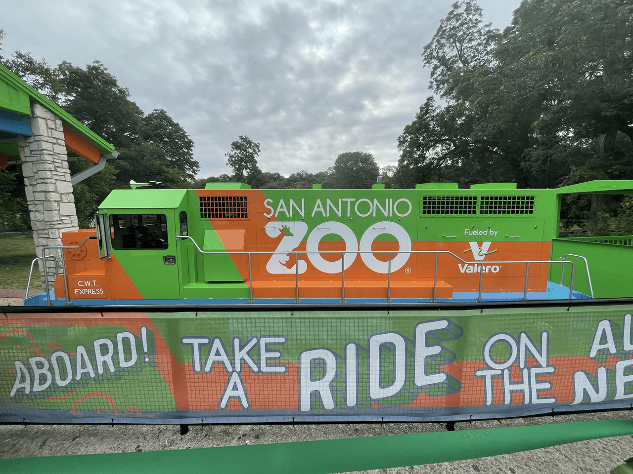 El tren está ubicado en Train Depot en N. St. Mary's Street.