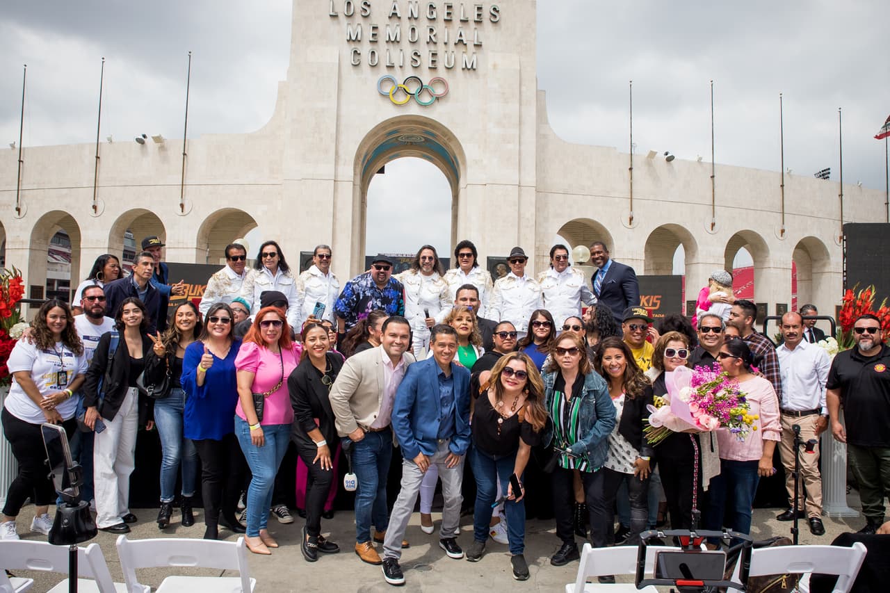 Aquella vez hicieron un encuentro virtual con varias mujeres, por la pandemia del coronavirus, pero este pasado martes 3 de mayo del 2022, lograron hacerlo presencial en la ciudad de Los Ángeles.