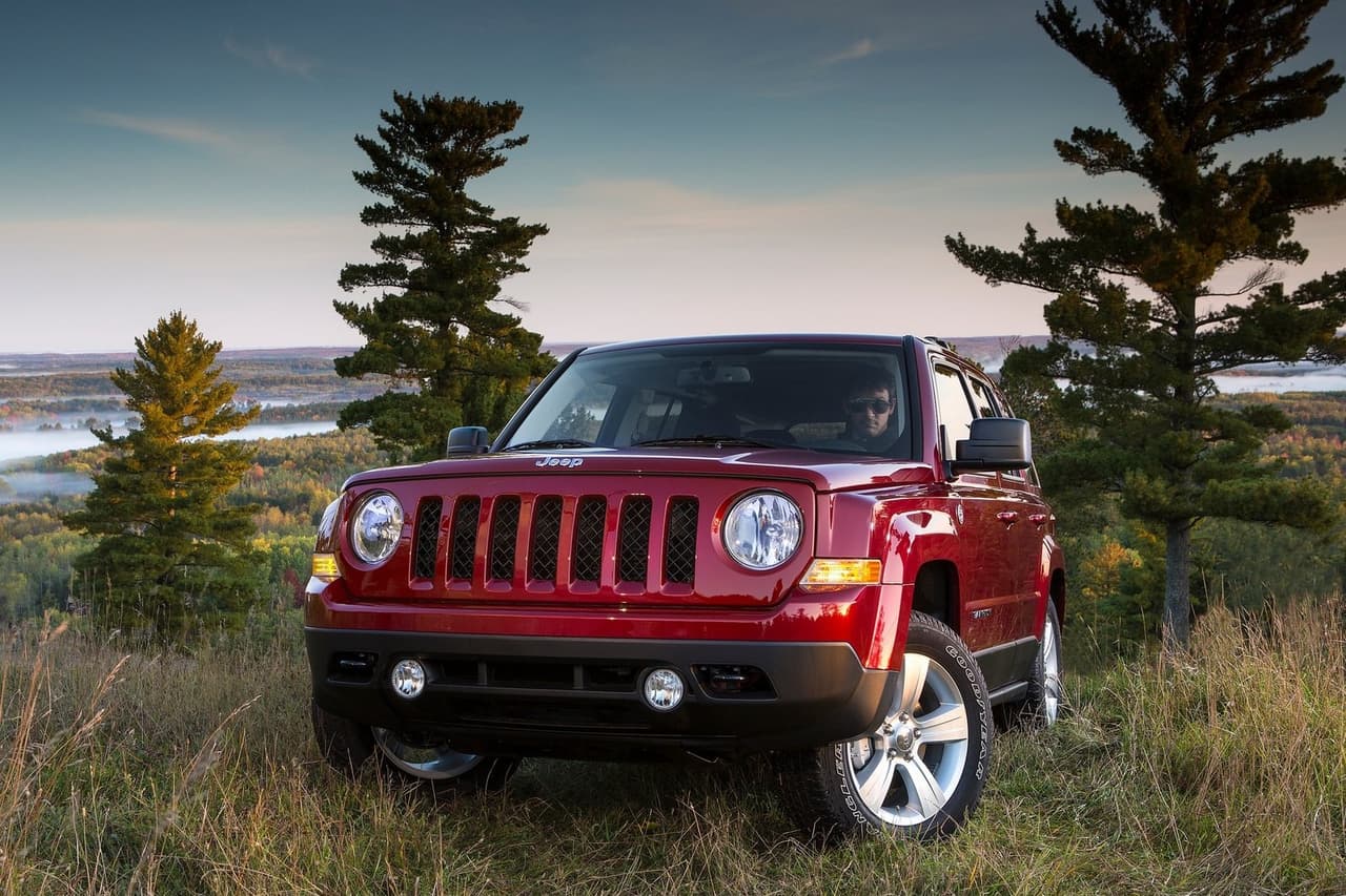 <h3 class="cms-H3-H3"><b>Jeep Patriot 2017 | 3 unidades</b></h3>
<br>
<br>Jeep descontinuó al Patriot en 2017. Sin embargo, todavía hay quienes se sienten atraídos por este modelo, suficiente para que en 2020 se hayan registrado 3 unidades vendidas. Como en todos los negocios, cada cliente y cada unidad cuenta.
<br>