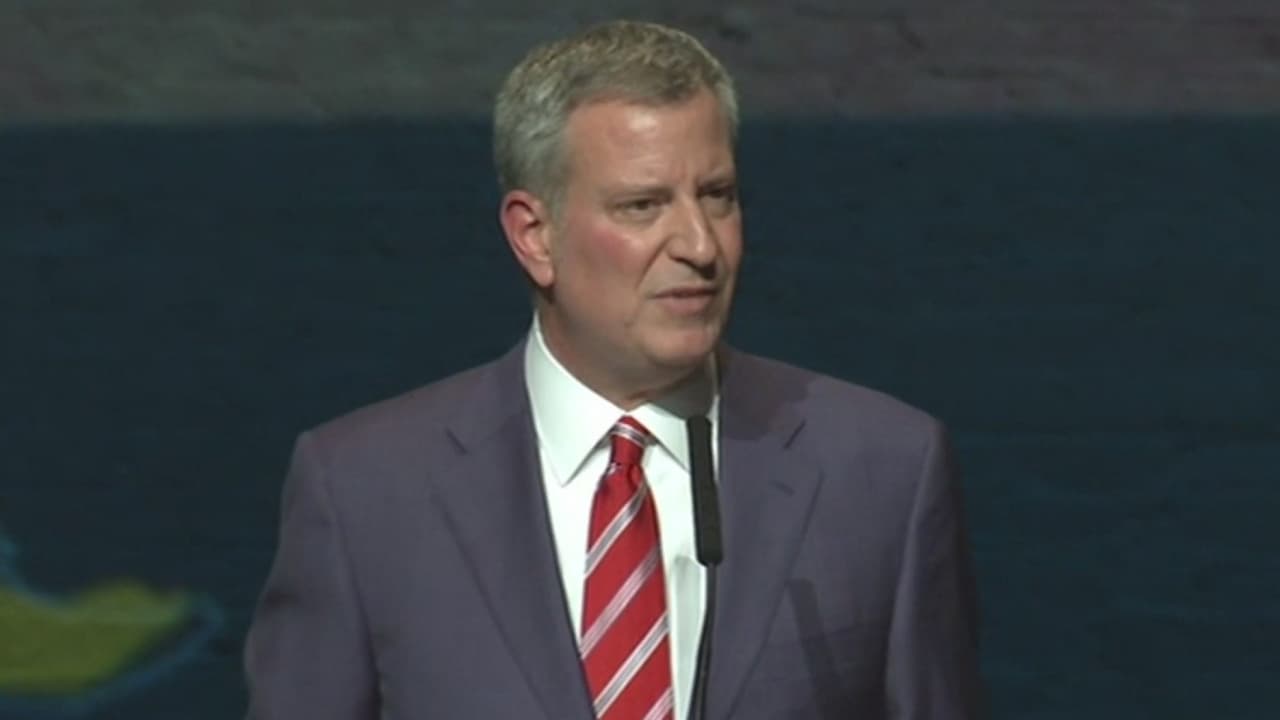 "Nadie nos va a hacer retroceder", dice De Blasio en el mensaje de situación de Nueva York