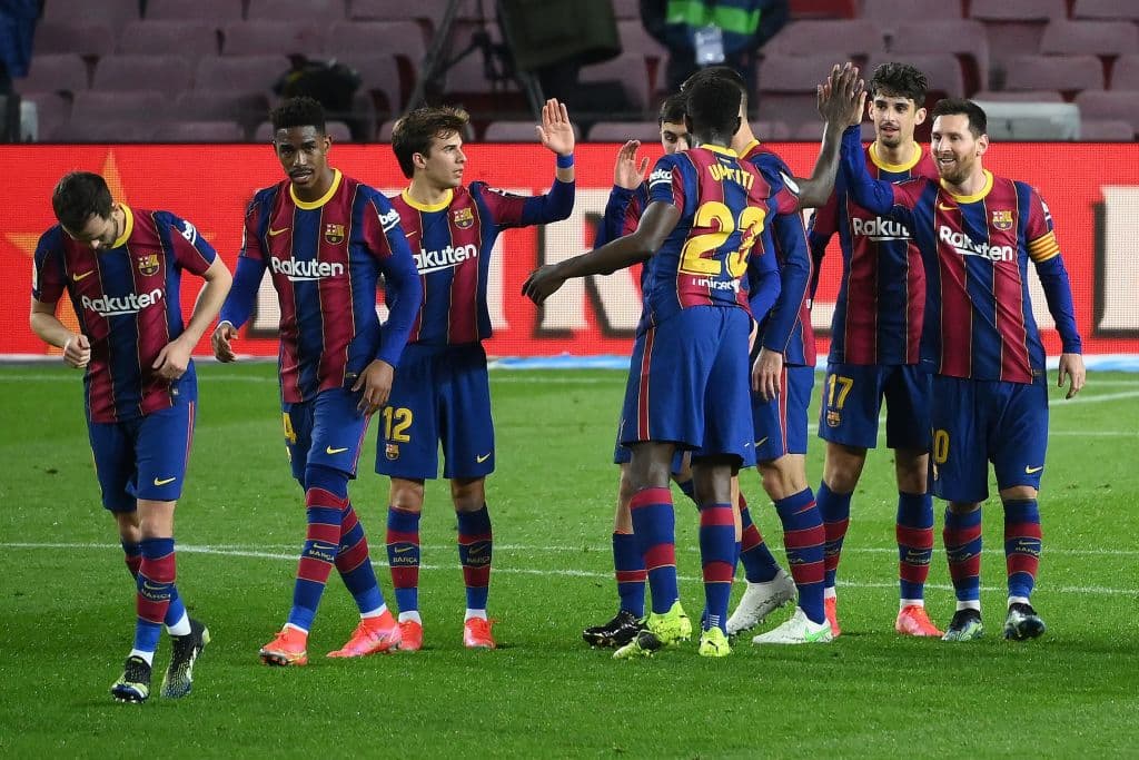 Trincao (29’, 74’), Messi (45+1’, 75’) y Junior Firpo (80’) hicieron los tantos para el contundente marcador. Luis Rioja (57’) descontó por los visitantes. Barcelona llegó a 46 unidades en la La Liga; a media semana se enfrentarán a PSG en la ida de los Octavos de la Champions.