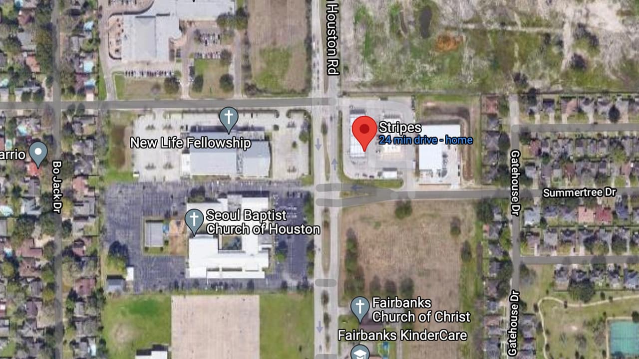 Uno de estos 
<a href="https://www.univision.com/local/houston-kxln/persiguen-golpean-roban-abuela-hispana-banco-houston">robos</a> ocurrió en una gasolinera 7 Eleven en la cuadra 7700 de Fairbanks N Houston Road.