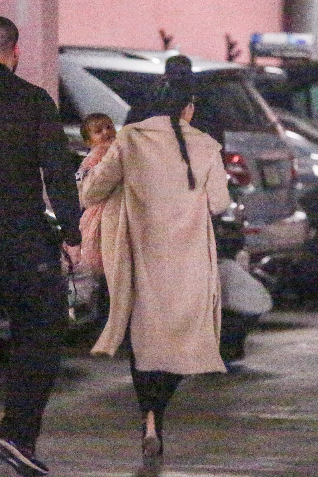 Tras varios días alejada de las cámaras, los paparazzi encontraron a Kim Kardashian.