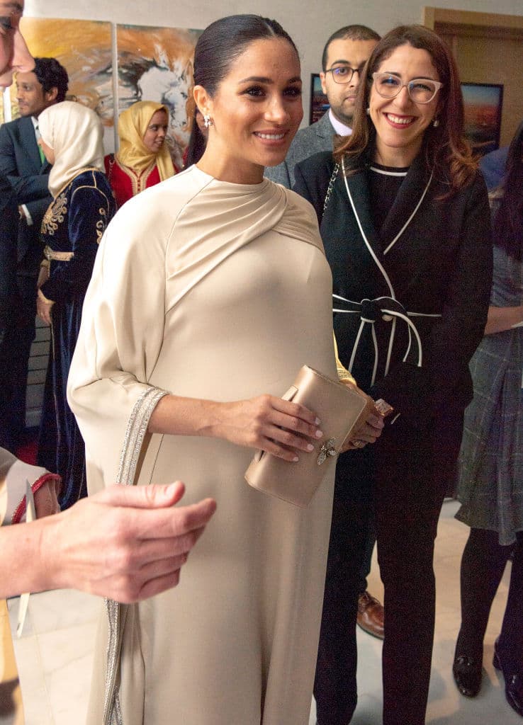 Para complementar su atuendo utilizó unos pendientes en forma de copo de nieve con diamantes incrustados.
<br>