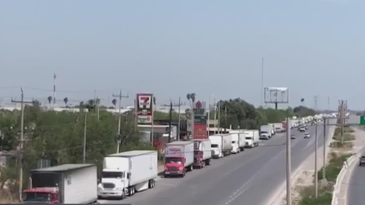 Inspecciones a camiones de carga en Texas dejan a conductores atrapados en tráfico por horas