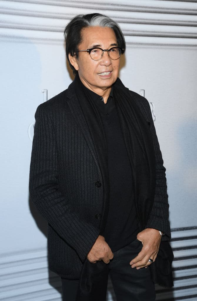 El diseñador japonés
<b>Kenzo Takada</b> falleció a los 81 años, mientras estaba hospitalizado por COVID-19 en París, el 4 de octubre.