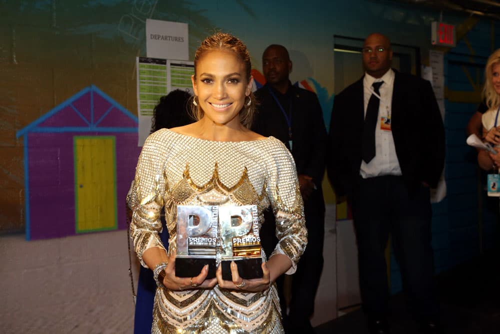 Tan feliz la vimos con sus reconocimientos, que este momento quedó guardado como uno de los más importantes en su trayectoria.