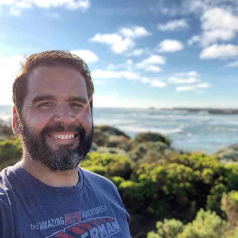 Al igual que el resto de los conductores, Albert ha compartido pasajes de su vida privada e incluso aceptó frente a nuestras cámaras un reto saludable para bajar de peso. Los televidentes lo han apoyado y celebrado su progreso.