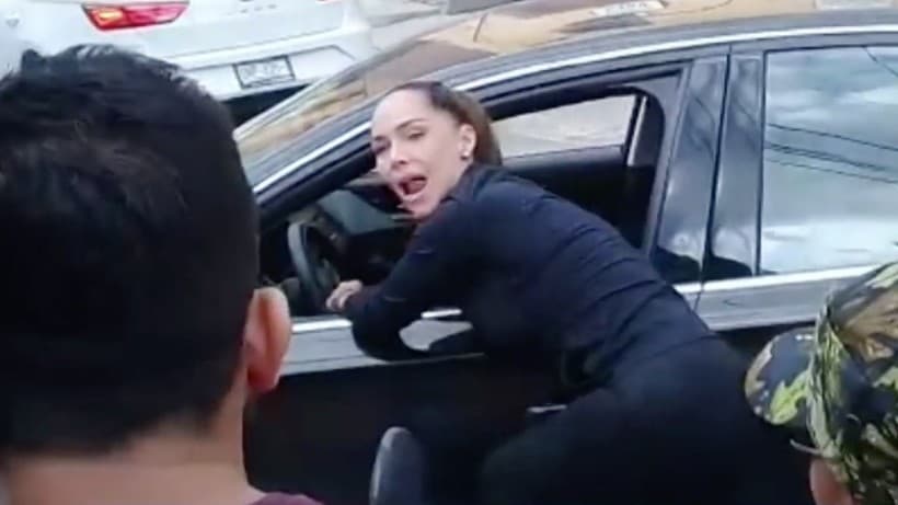 El empresario fue sorprendido por la tragedia cuando al llegar al hotel donde se encontraba Sharis Cid y su familia,
<a href="https://www.univision.com/entretenimiento/matan-de-cinco-balazos-a-la-pareja-de-la-actriz-sharis-cid">Isaías fue atacado a balazos</a>. Un
<a href="https://www.univision.com/entretenimiento/una-ambulancia-por-favor-el-dramatico-video-de-sharis-cid-pidiendo-ayuda-para-salvar-a-su-pareja-baleada-video">video</a> muestra los instantes después del ataque y en donde la actriz grita desesperada por ayuda.