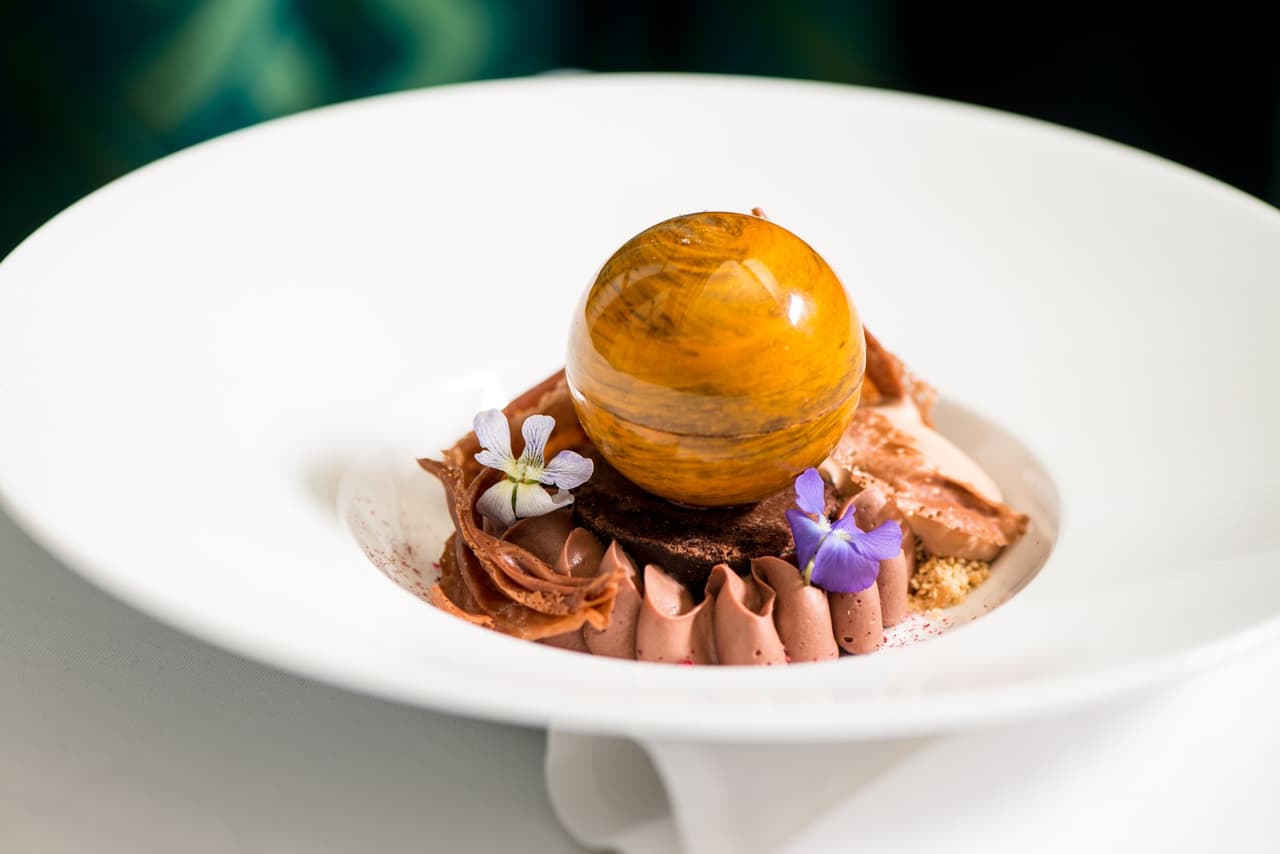 <b><a href="https://atlasrestaurant.com/">Número 3: Atlas (88 West Paces Ferry Road Northwest, Atlanta)</a></b>. El entorno sofisticado de este restaurante dentro del hotel St. Regis Atlanta ofrece un lugar culto y acogedor adornado con una extraordinaria colección de arte moderno del siglo XX… y buenos helados y postres, según sus visitantes.