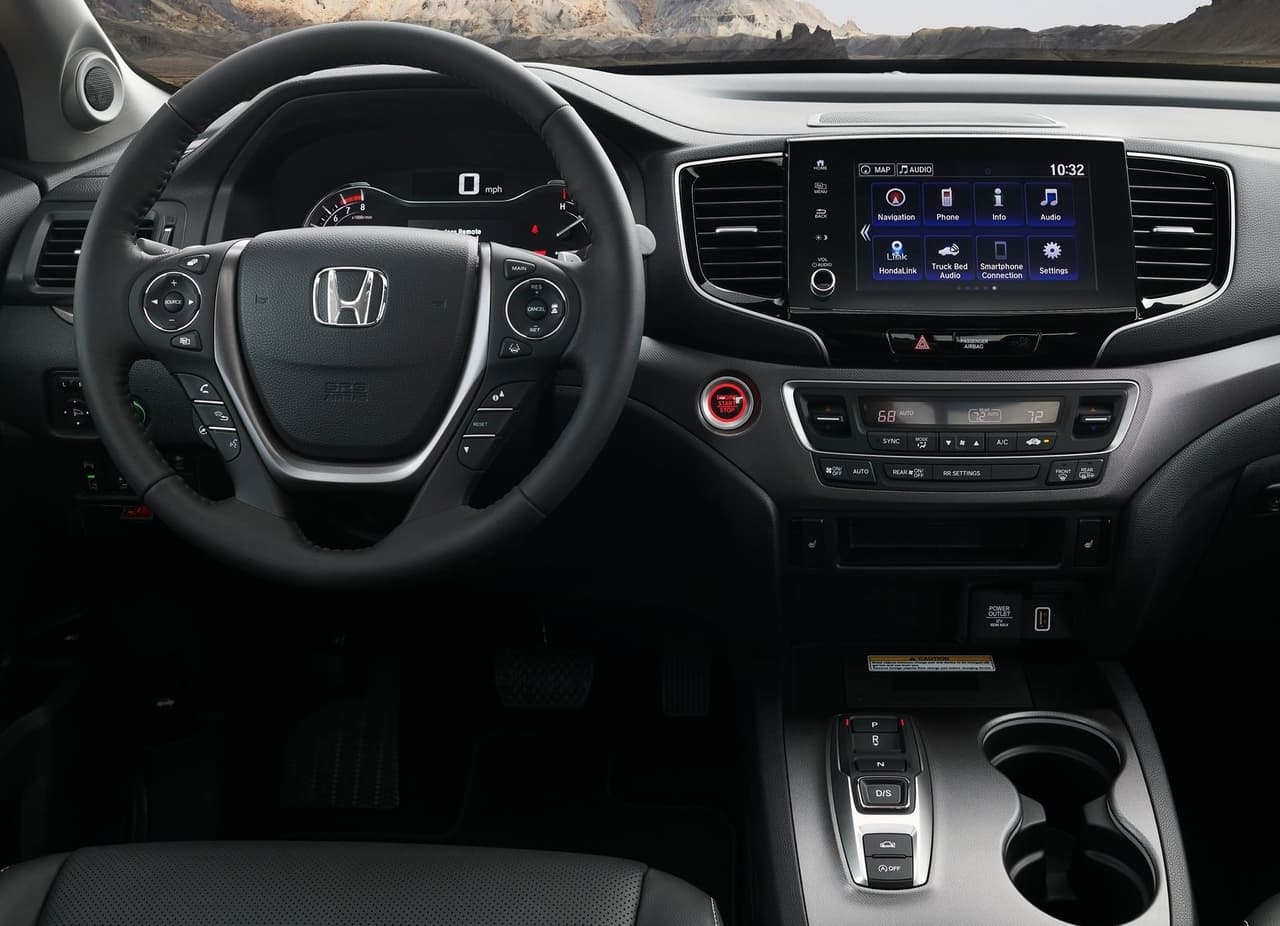 Por dentro, Honda actualizó el sistema de información y entretenimiento con gráficas de mejor calidad, iconos más fáciles de usar y una perilla física para controlar el volumen.