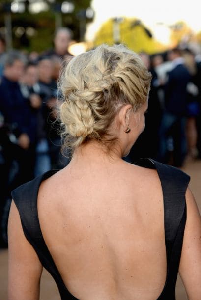 Incluso, puedes lucirla para un evento más sofisticado como Sara Michelle Gellar.