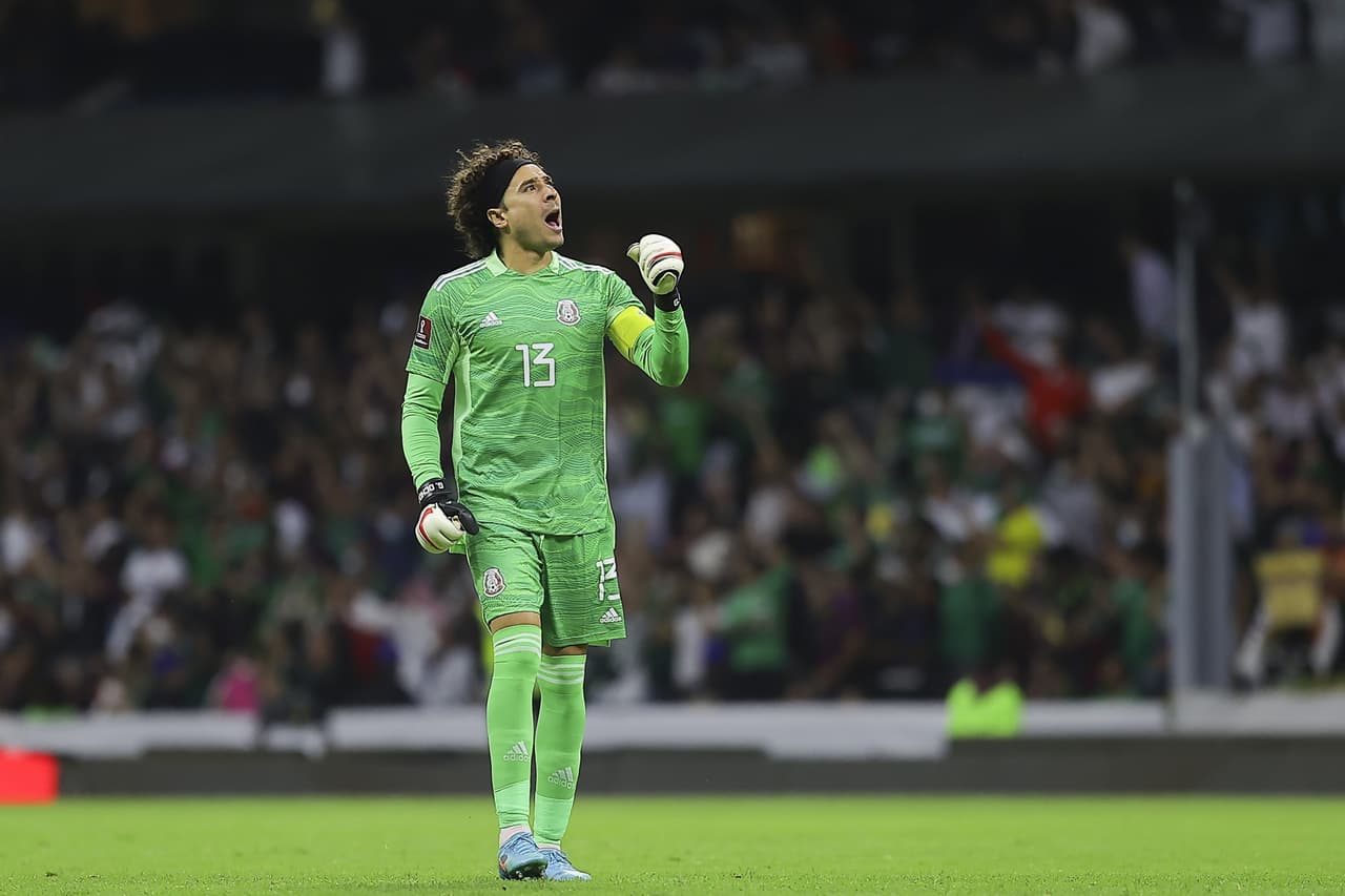 México selló su pase al Mundial con una victoria sobre El Salvador, gracias a los goles de Uriel Antuna y Raúl Jiménez.