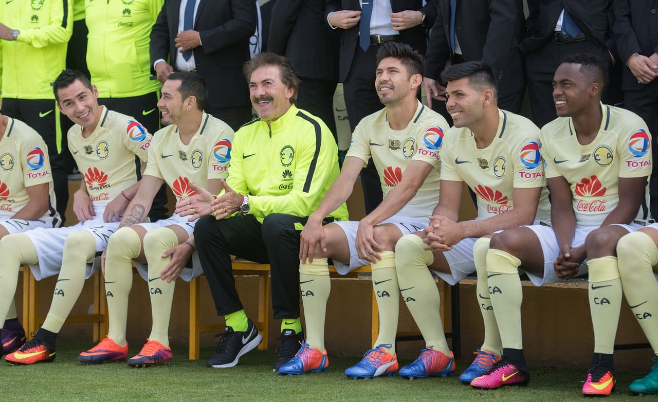 ¿Habrá villancicos navideños alrededor de la chimenea del América?