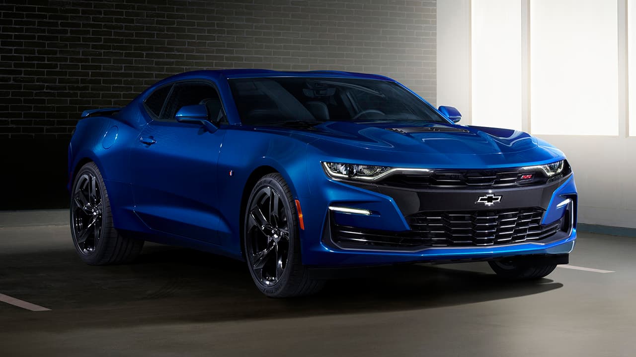 Otra de las novedades es que el Chevrolet Camaro tendrá disponible el
<b> paquete Turbo 1LE</b> desde la versión con motor cuatro cilindros turbocargado 2.0 litros con transmisión manual de seis velocidades. Su potencia es de 275 caballos de fuerza y 295 lb-pie de torque.