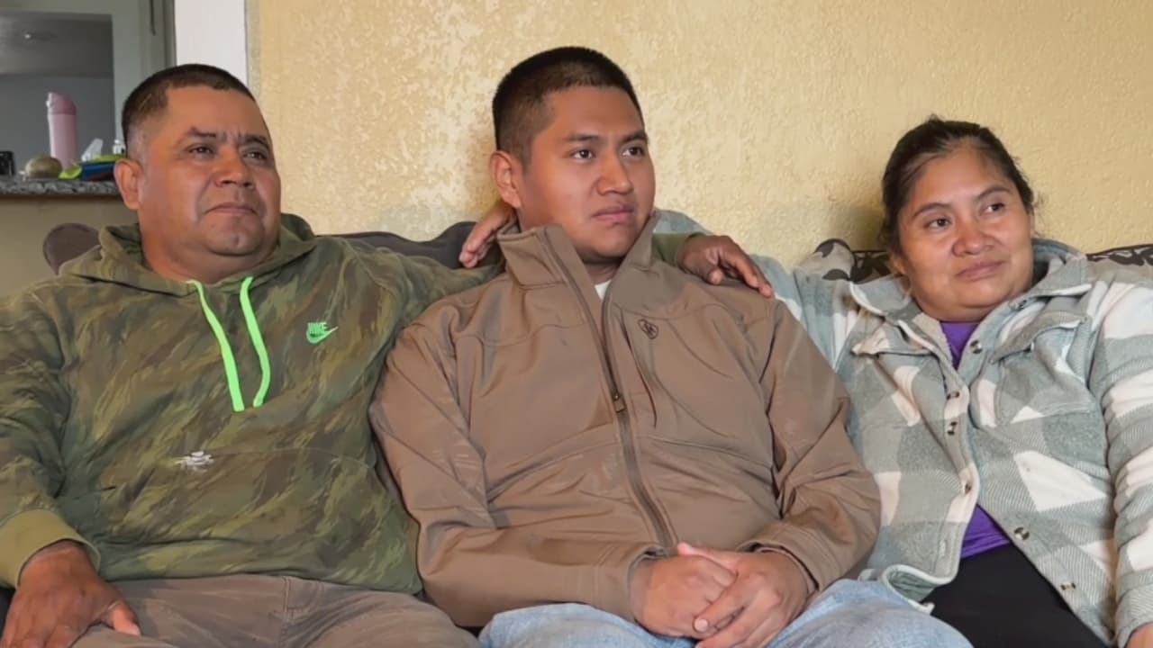 “Va a ser alguien en la vida”: Joven trabajador agrícola se convierte en oficial de la Patrulla de Caminos de California