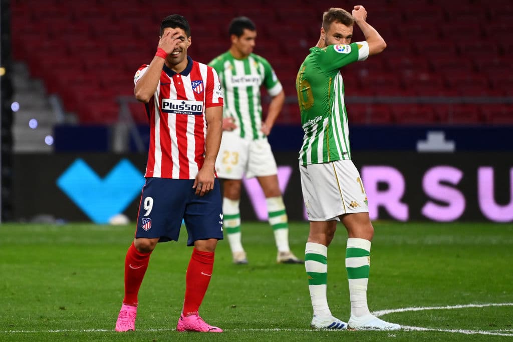 Atlético de Madrid vence al Betis en La Liga | Con goles de Llorente y Suárez, los colchoneros despacharon 2-0 a los de Pellegrini; Héctor Herrera ingresó al 46’.