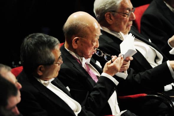 Entre ellos, el peruano Mario Vargas Llosa, de 74 años quien se llevó el Nobel de Literatura.