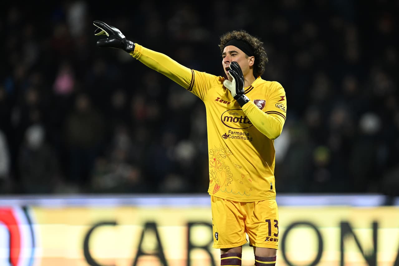 Memo Ochoa y el Salernitana son segundos en atajadas de la Serie A