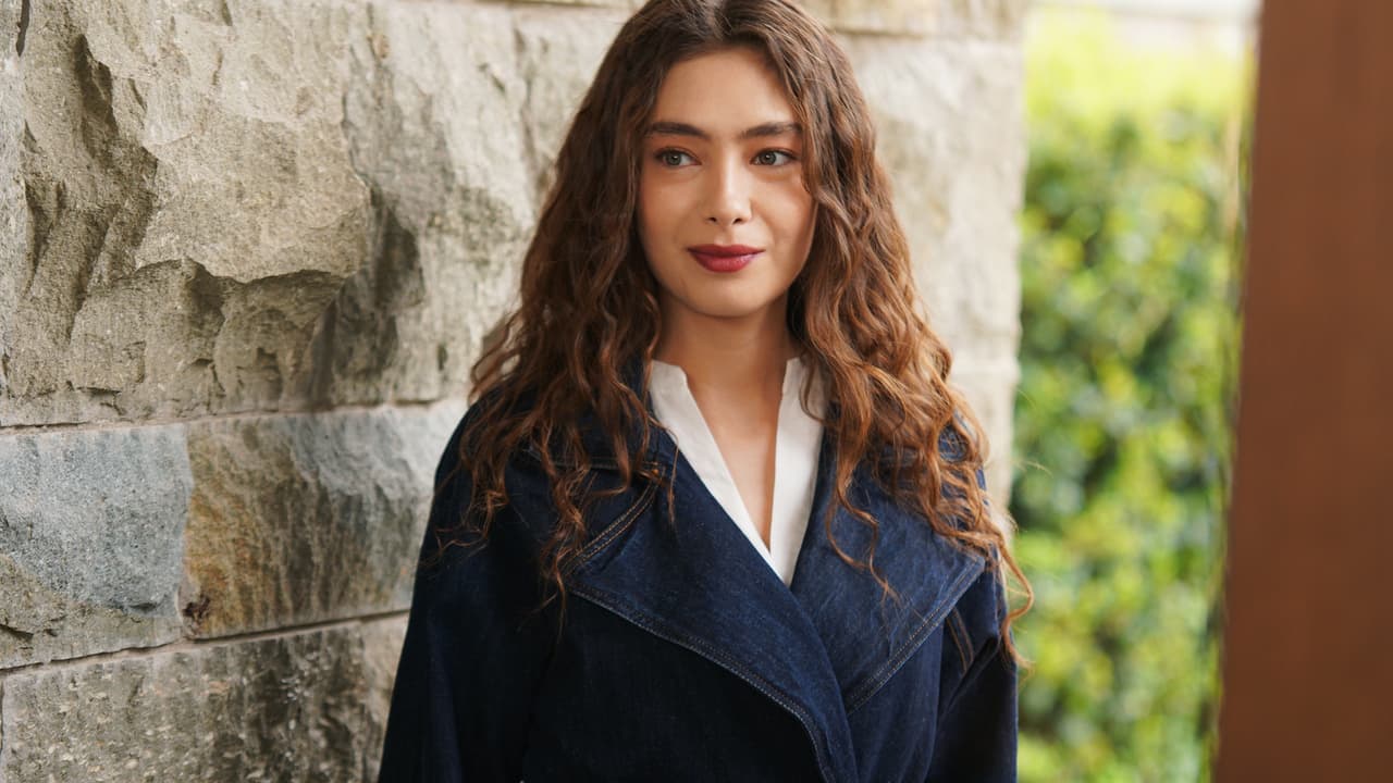 Neslihan Atagül regresa para estar nuevamente con la audiencia latina y así comparte su emoción