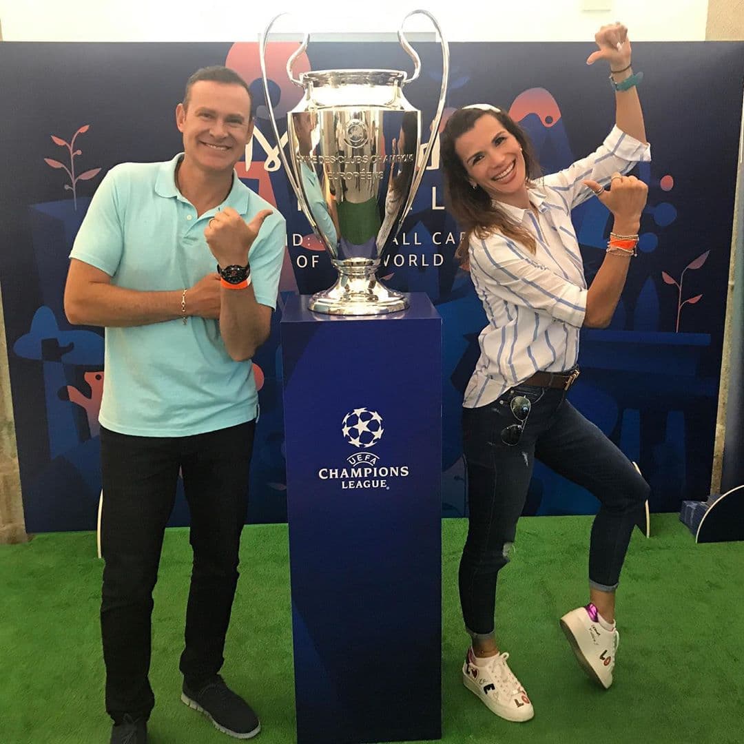 Alan Tacher se encuentra en Europa por motivos de trabajo; sin embargo, no viajó solo, a esta aventura laboral lo acompañó su esposa Cristina Bernal.