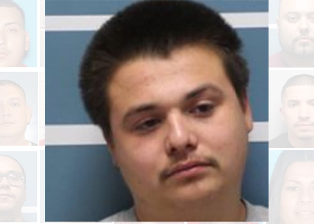 José Ocampo, de 21 años, originario de Cutler, enfrenta cargos cargos por asalto con arma mortal.