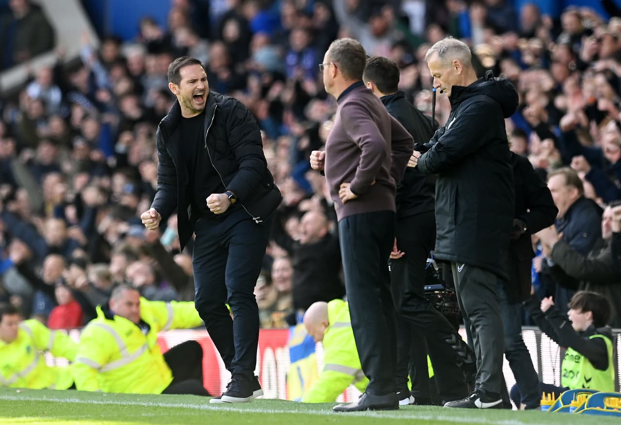 Everton se impuso 1-0 al Manchester United.