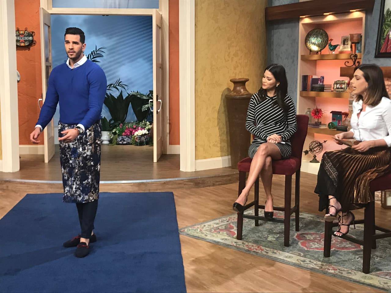 Andrea Chediak aplaudió la seguridad de nuestro primer modelo, él se vio muy 'fashionista' esta mañana.