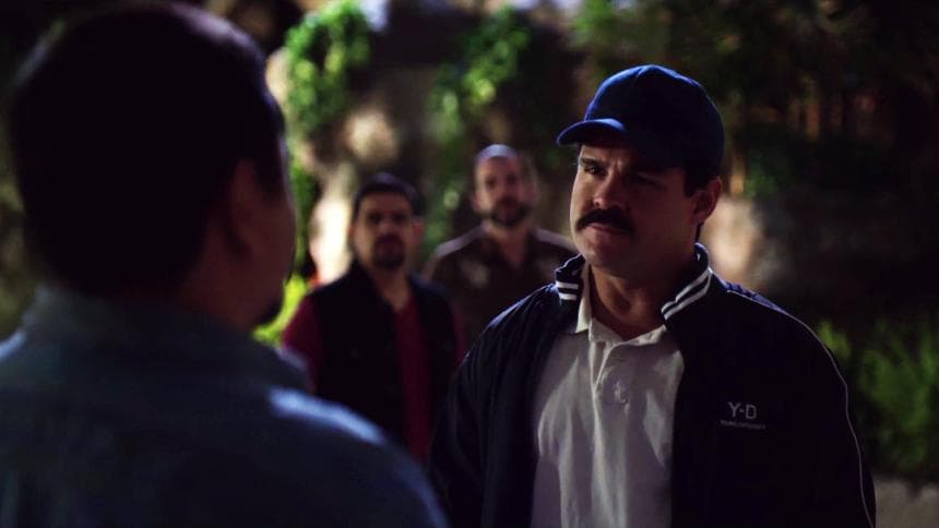 With the help of ‘Tony Tormenta’, Raciel’s brother and leader of the Gulf Cartel, ‘El Chapo’ got a list of politicians, members of the military and police officers at ‘El Cano’s service and got ready to hunt them one by one.