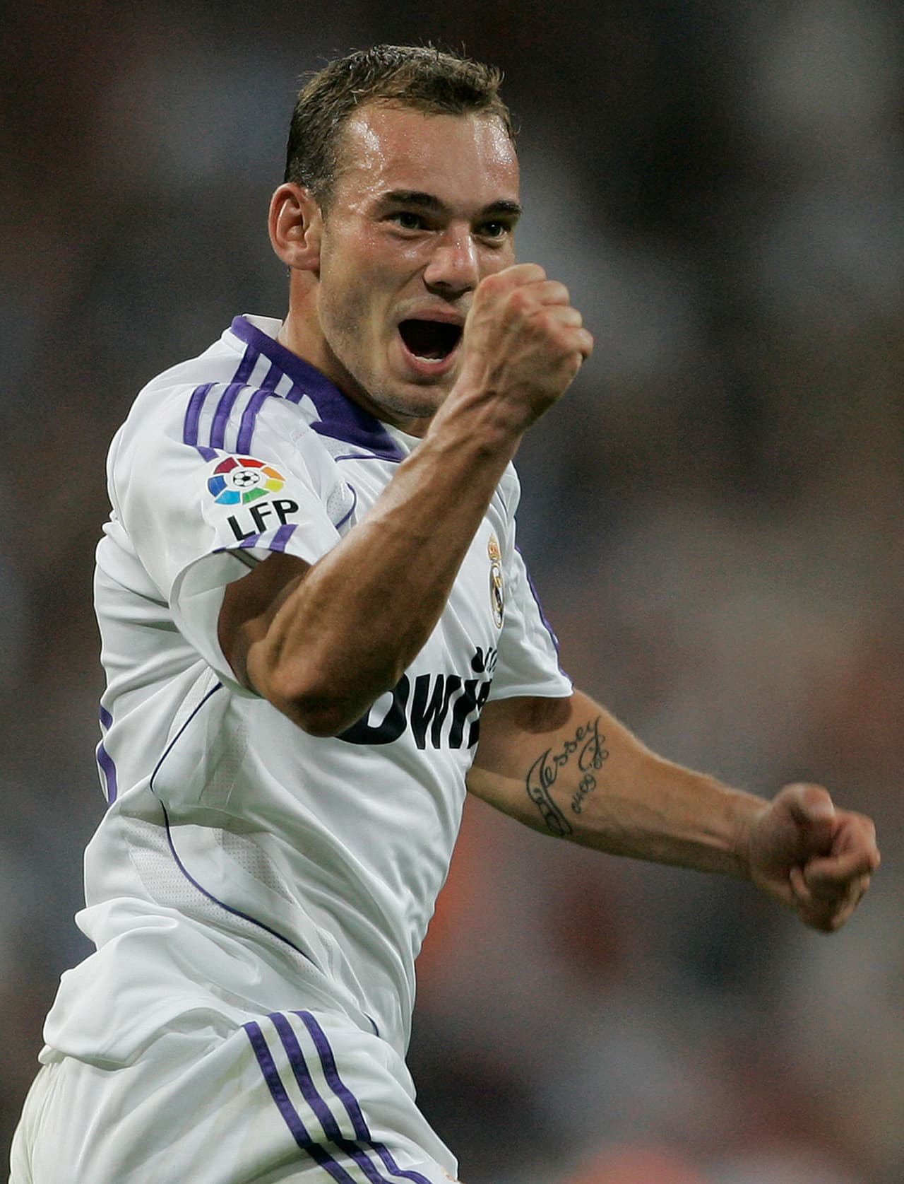 El holandés Wesley Sneijder también cayó con ese grupo. Estuvo dos temporadas en la Casa Blanca y luego se fue al Inter de Milán, donde fue figura al mando de Mourinho en la conquista de la Champions League.