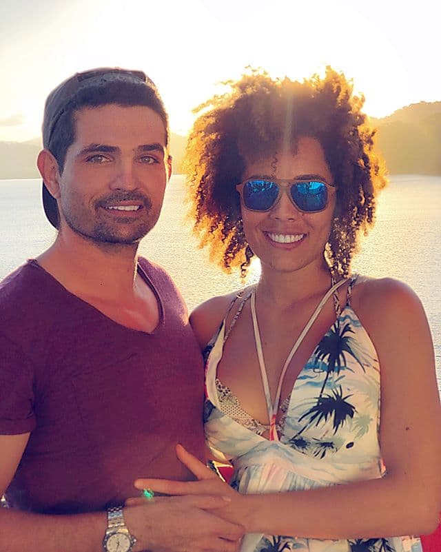 Ferdinando Valencia y Brenda Kellerman comenzaron su relación amorosa mucho antes de entrar al concurso. Fue a inicios del 2017 cuando la pareja hizo público su amorío a través de las redes sociales.